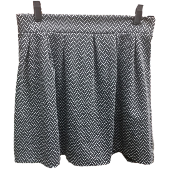 Candie's Dresses & Skirts - Candies Size 9 black & white skirt